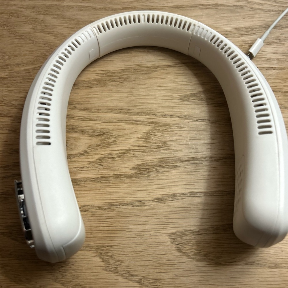 White Neck fan
